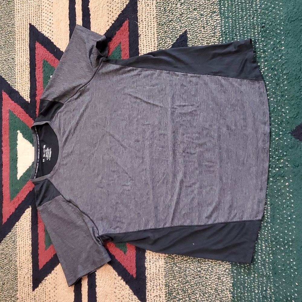 Under Armour Men's Charcoal and Black Short Sleeve Tee